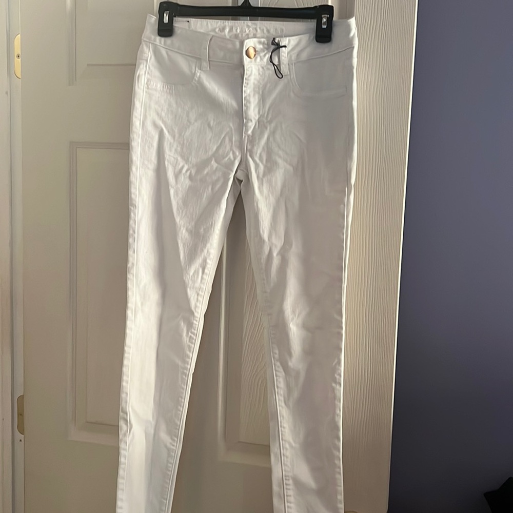 American Eagle white jeans NWOT 8